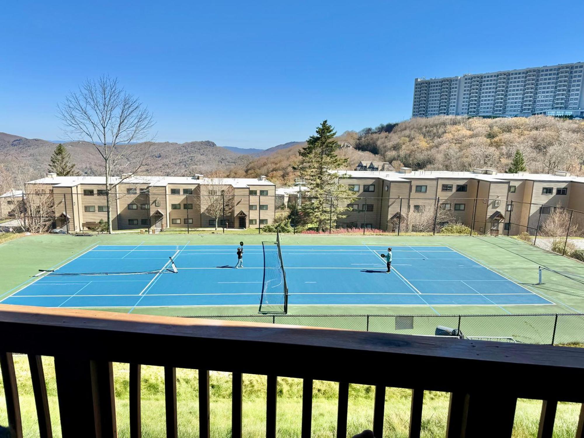 The Sugar Suite - Renovated With A View! Ac! Pool, Hot Tub, Sauna, Gym, Ev Sugar Mountain Exterior photo