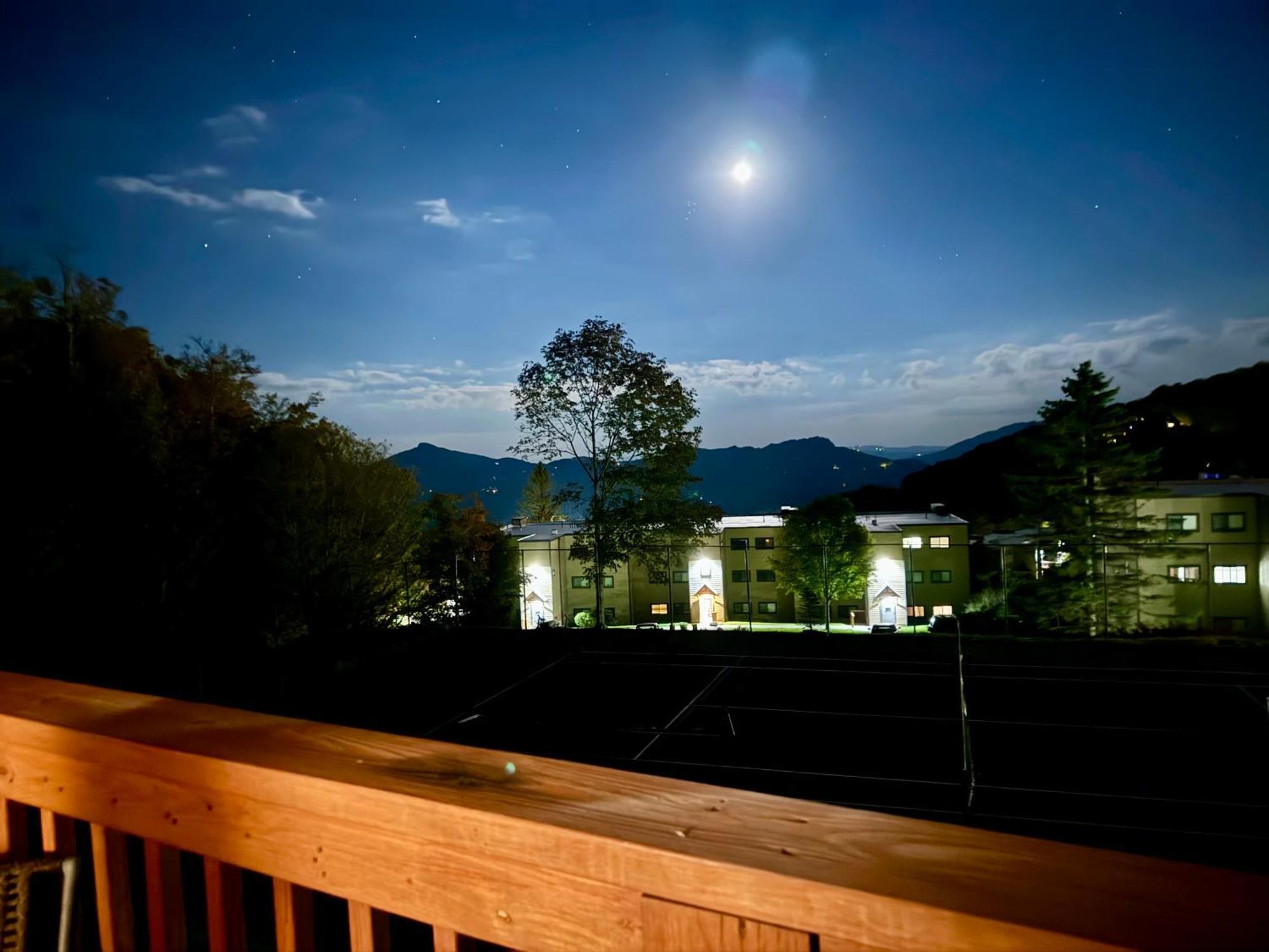 The Sugar Suite - Renovated With A View! Ac! Pool, Hot Tub, Sauna, Gym, Ev Sugar Mountain Exterior photo